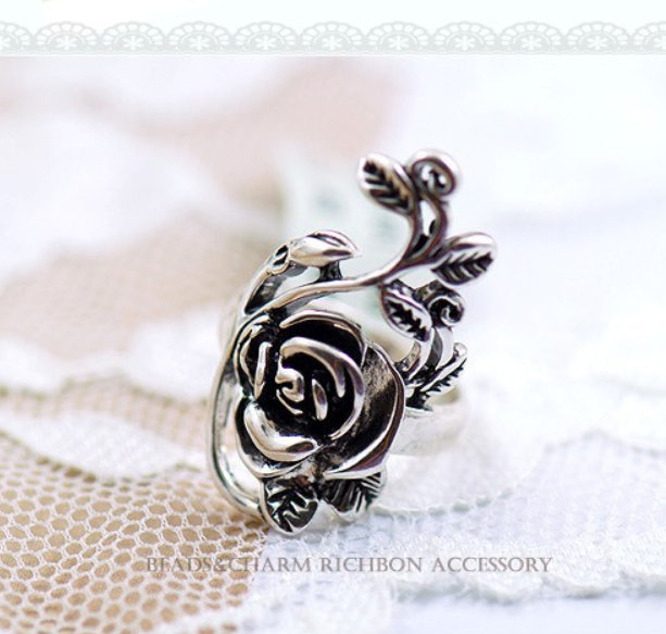 Dámský prsten - růže