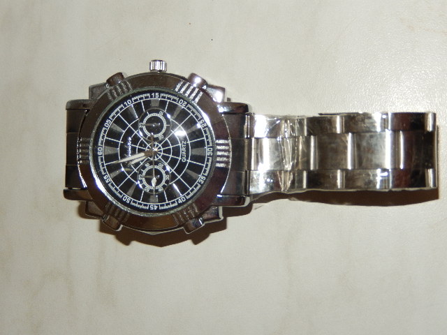 Pánské hodinky kovovým páskem